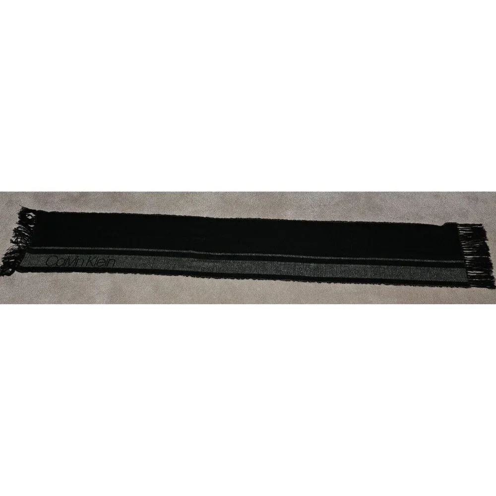 Calvin Klein Scarf Black White Design Spellout Soft Fringe READ